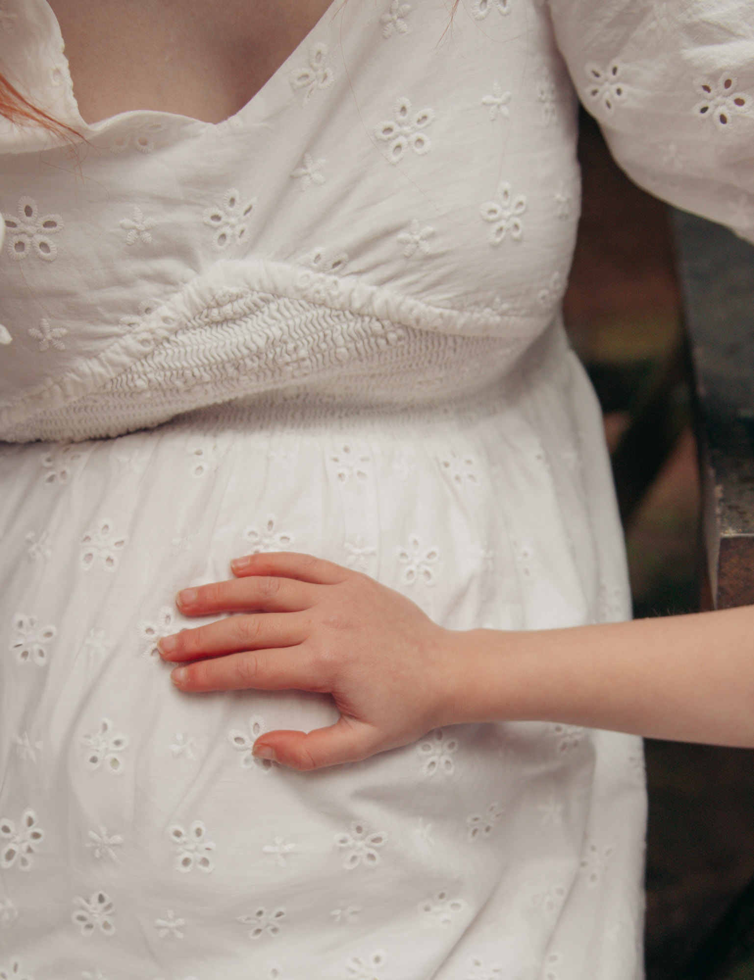 Soft, dreamy maternity photography, Launceston