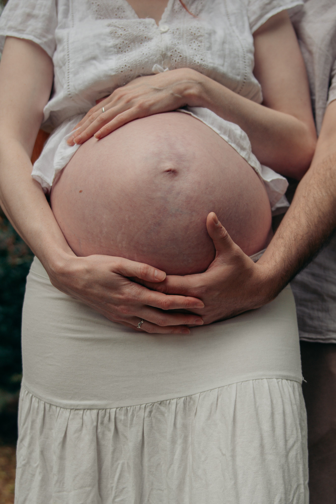 Golden-hour maternity photography, northern Tasmania