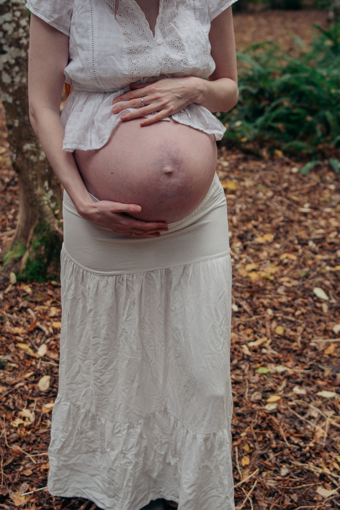 Outdoor maternity session in Tasmania