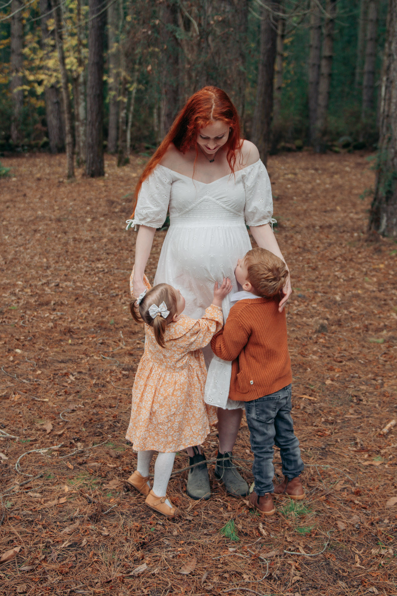 Outdoor maternity session in Tasmania